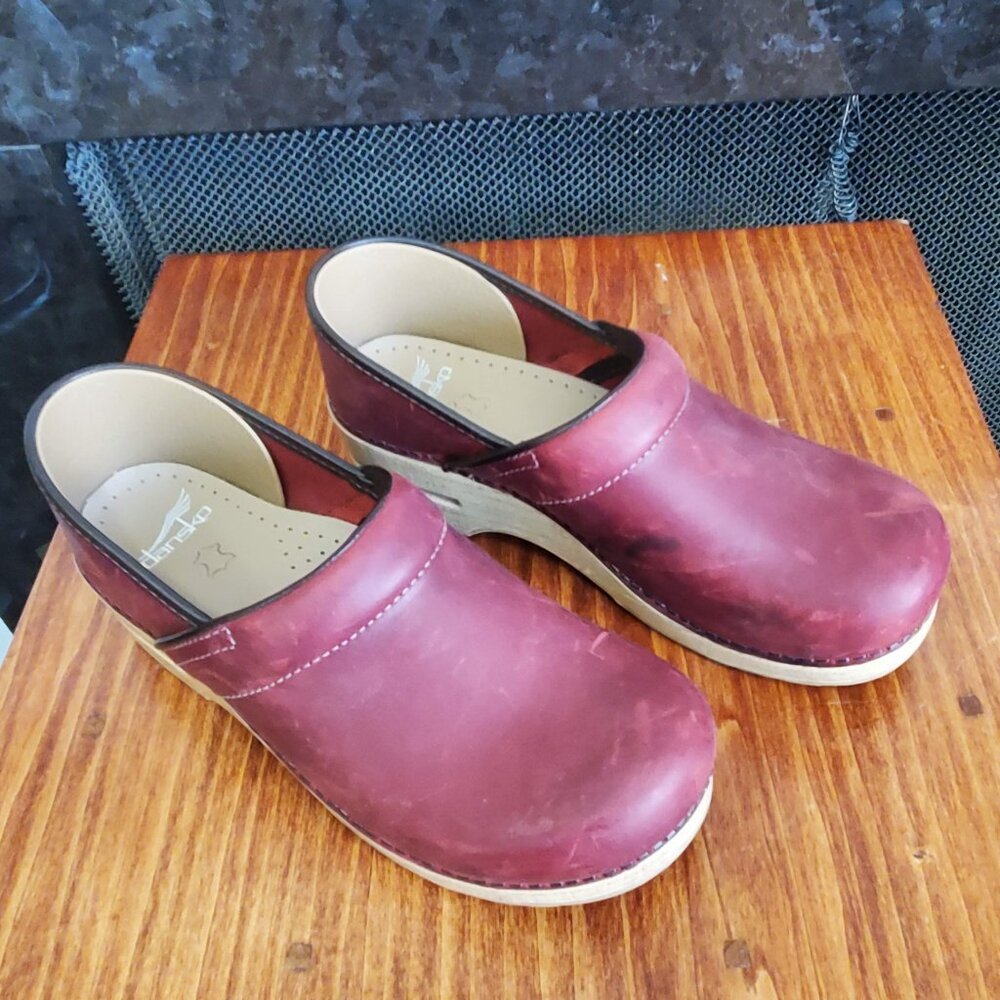 Dansko Women's Burgundy Leather Clogs size 40